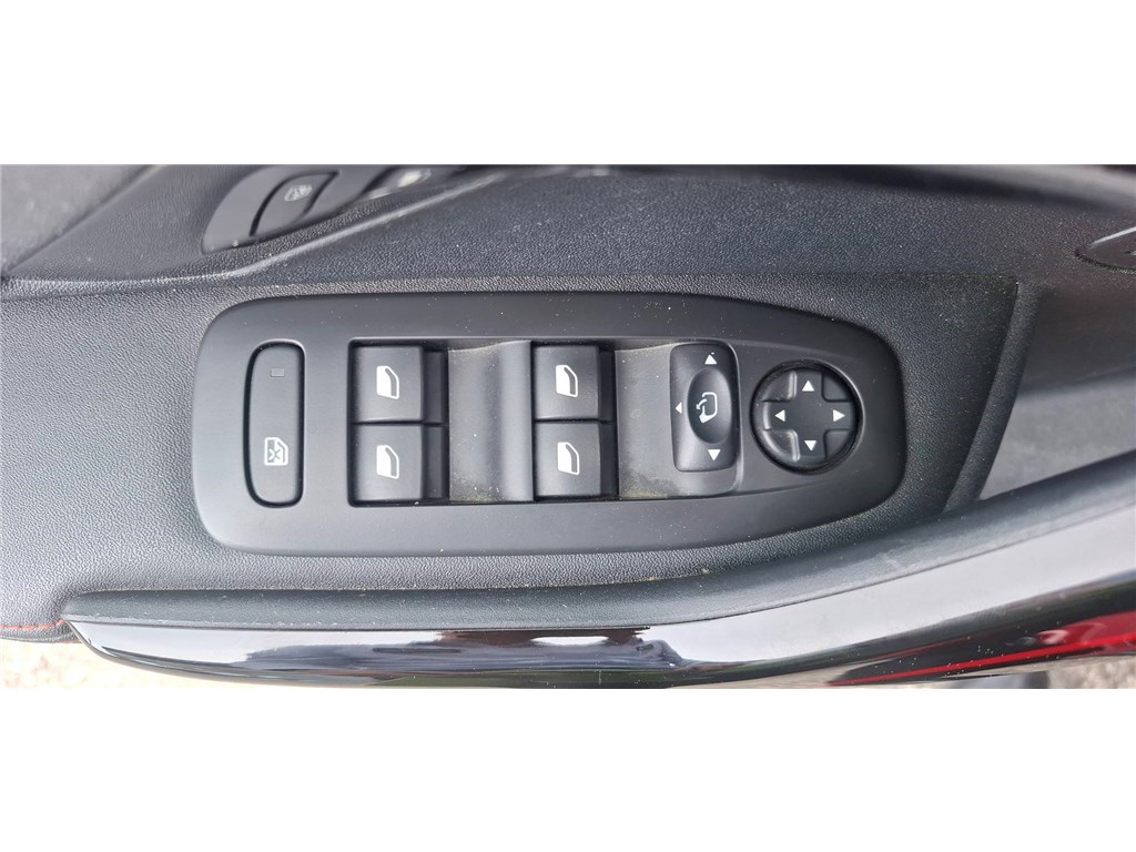 PEUGEOT 2008 1.6 BLUEHDI 120CH S&S BVM6 GT Line
