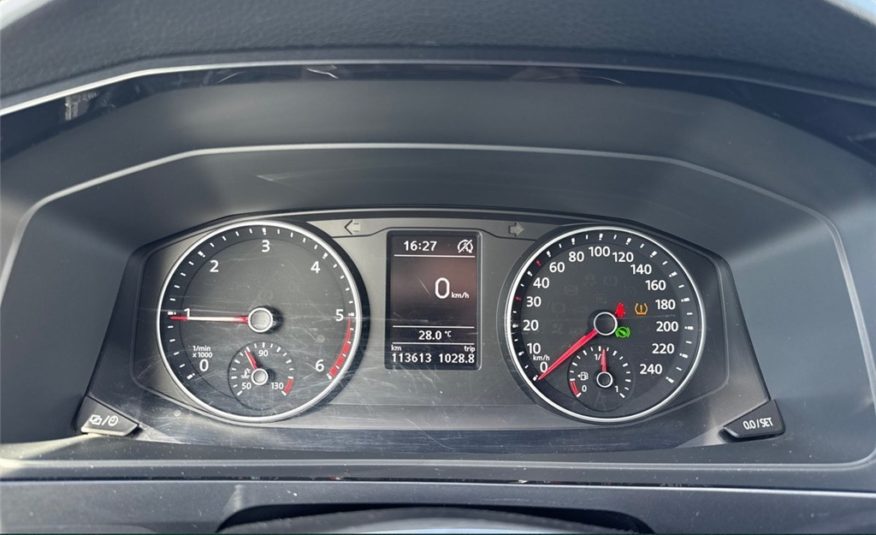 VOLKSWAGEN MULTIVAN 2.0 TDI 150 DSG7 Carat Court