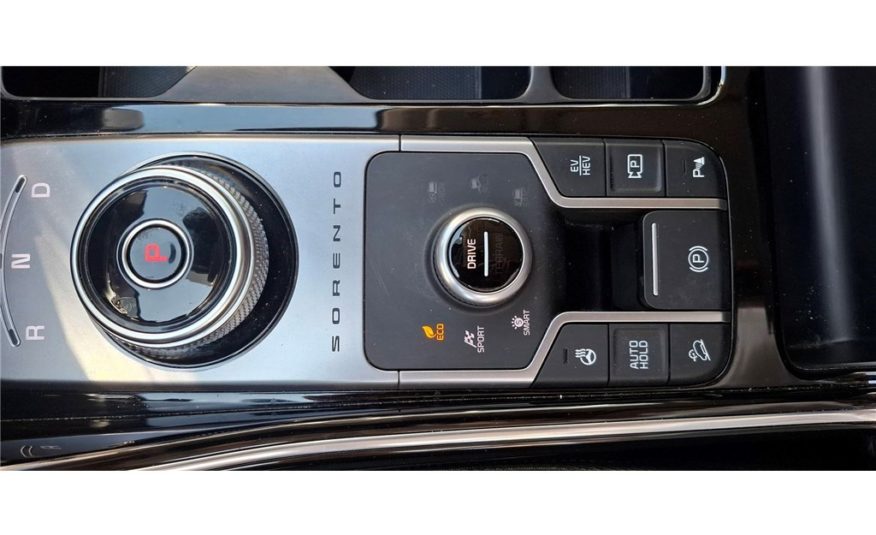 KIA SORENTO 1.6 T-GDI HYBRIDE RECHARGEABLE 265 CH 7PL 4X4 BVA6 Design