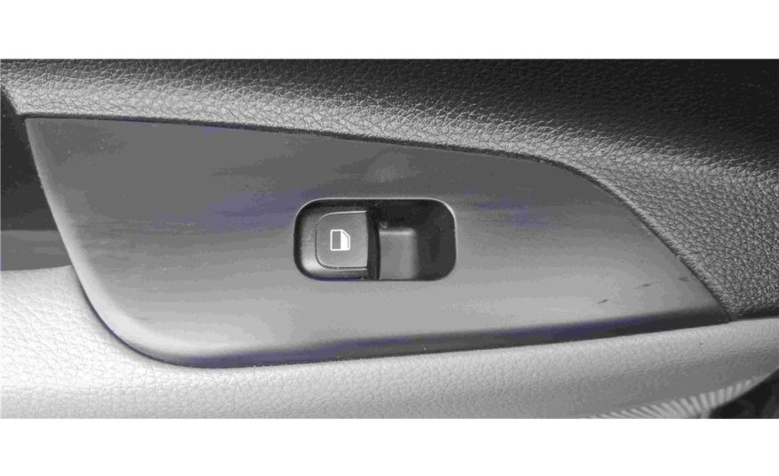 KIA STONIC 1.0 T-GDI 120 CH Launch Edition