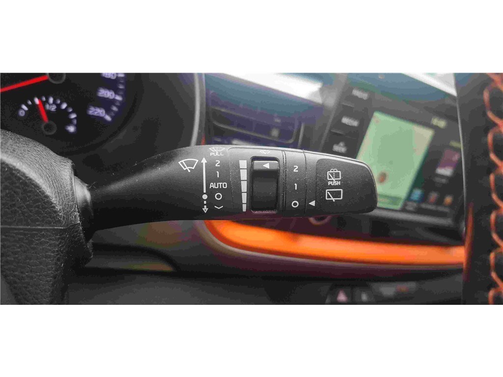 KIA STONIC 1.0 T-GDI 120 CH Launch Edition