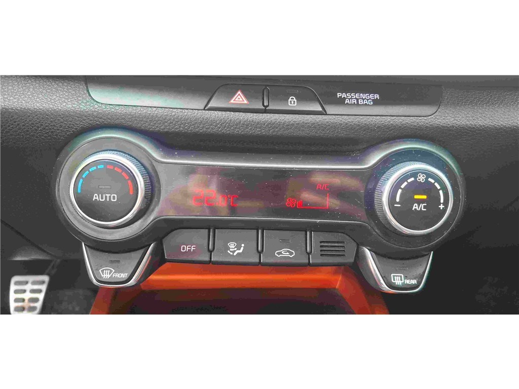 KIA STONIC 1.0 T-GDI 120 CH Launch Edition