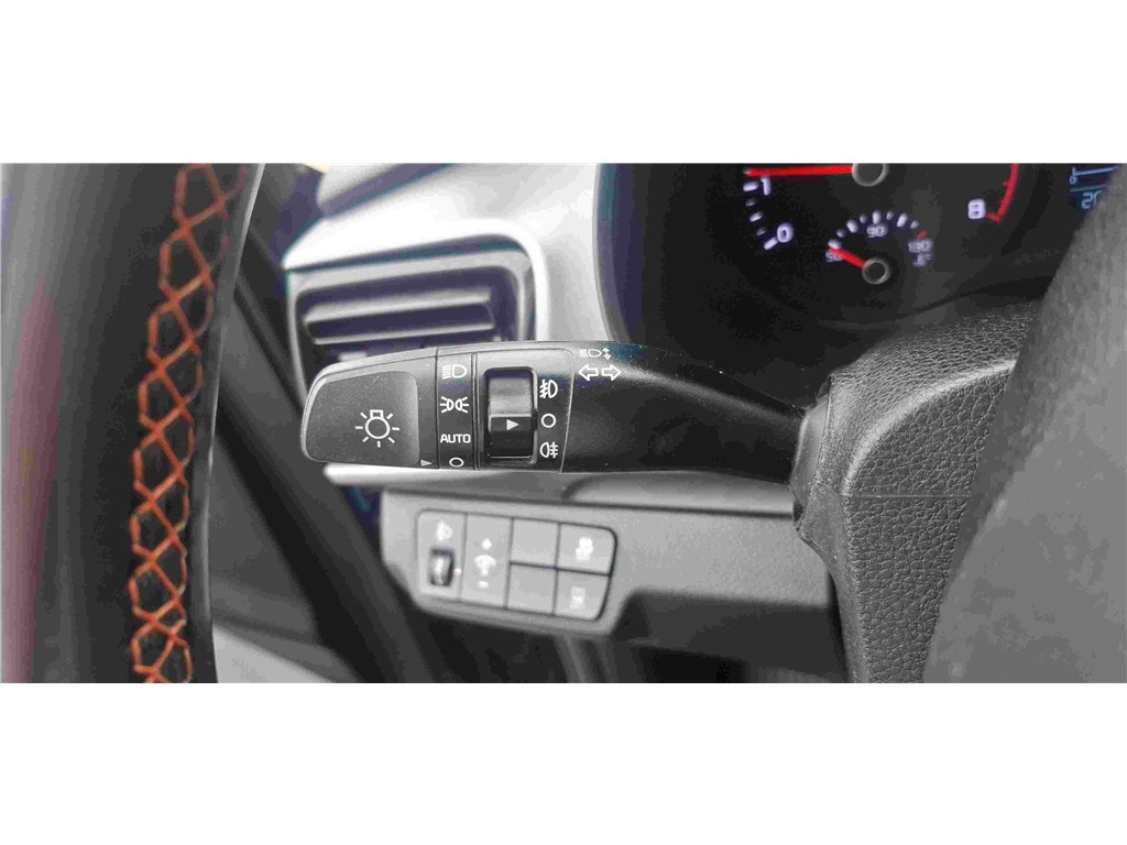 KIA STONIC 1.0 T-GDI 120 CH Launch Edition