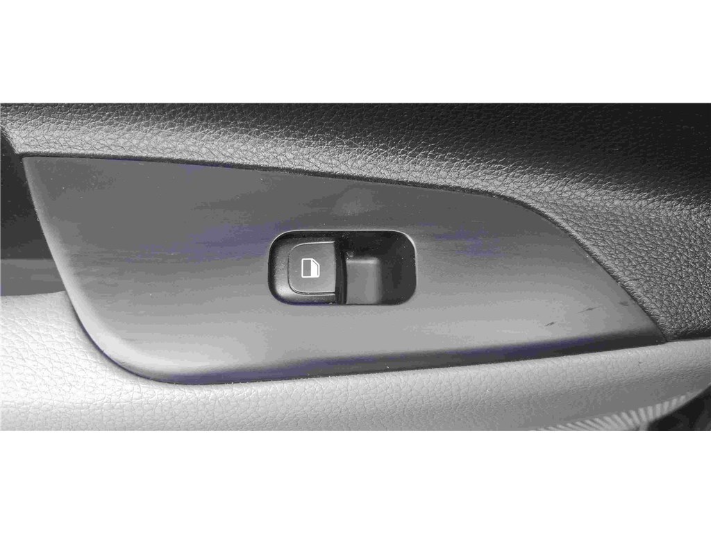 KIA STONIC 1.0 T-GDI 120 CH Launch Edition