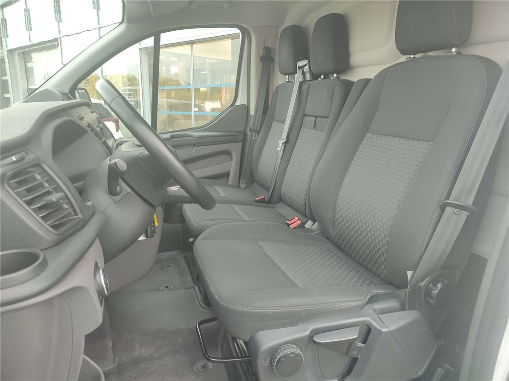 FORD TRANSIT CUSTOM FOURGON 300 L1H1 2.0 ECOBLUE 130 TREND BUSINESS