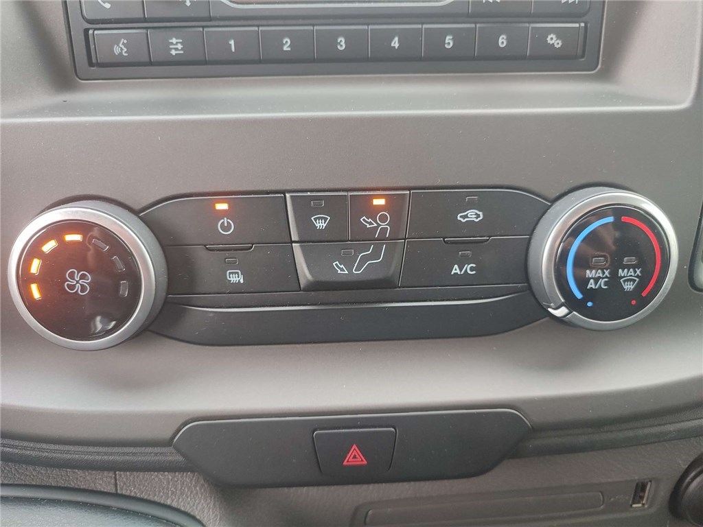 FORD TRANSIT CUSTOM FOURGON 300 L1H1 2.0 ECOBLUE 130 TREND BUSINESS