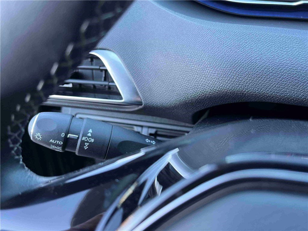 PEUGEOT 3008 BLUEHDI 130CH S&S BVM6 Allure