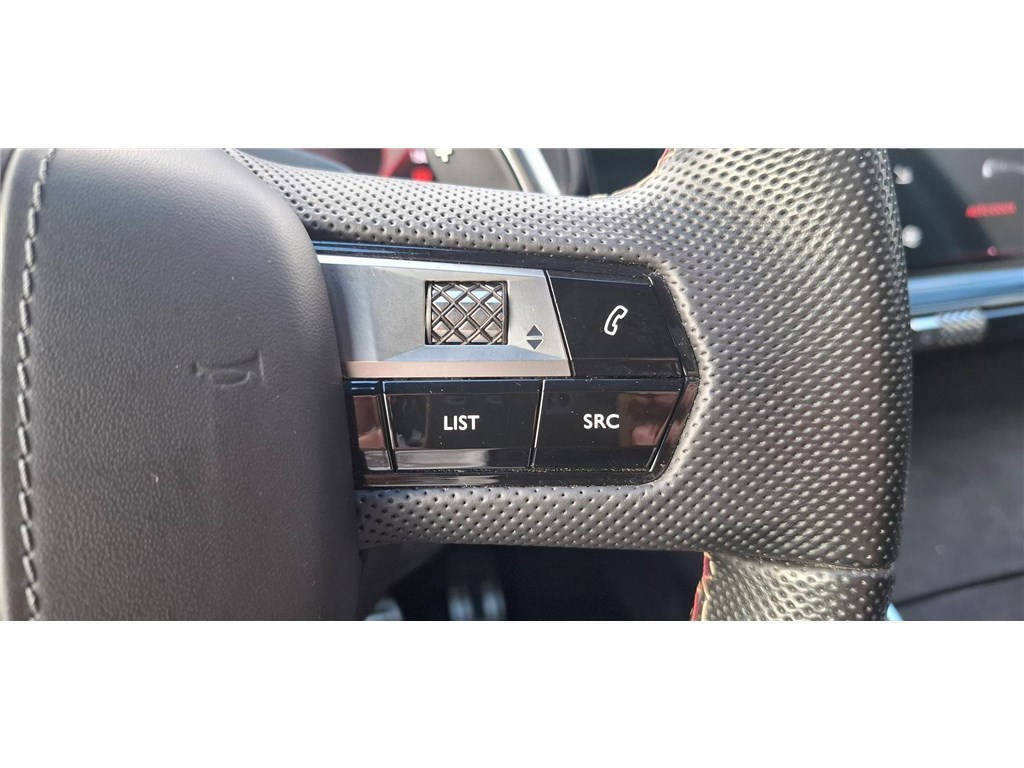 DS DS 7 HYBRIDE RECHARGEABLE E-TENSE 300 EAT8 4X4 Performance Line +