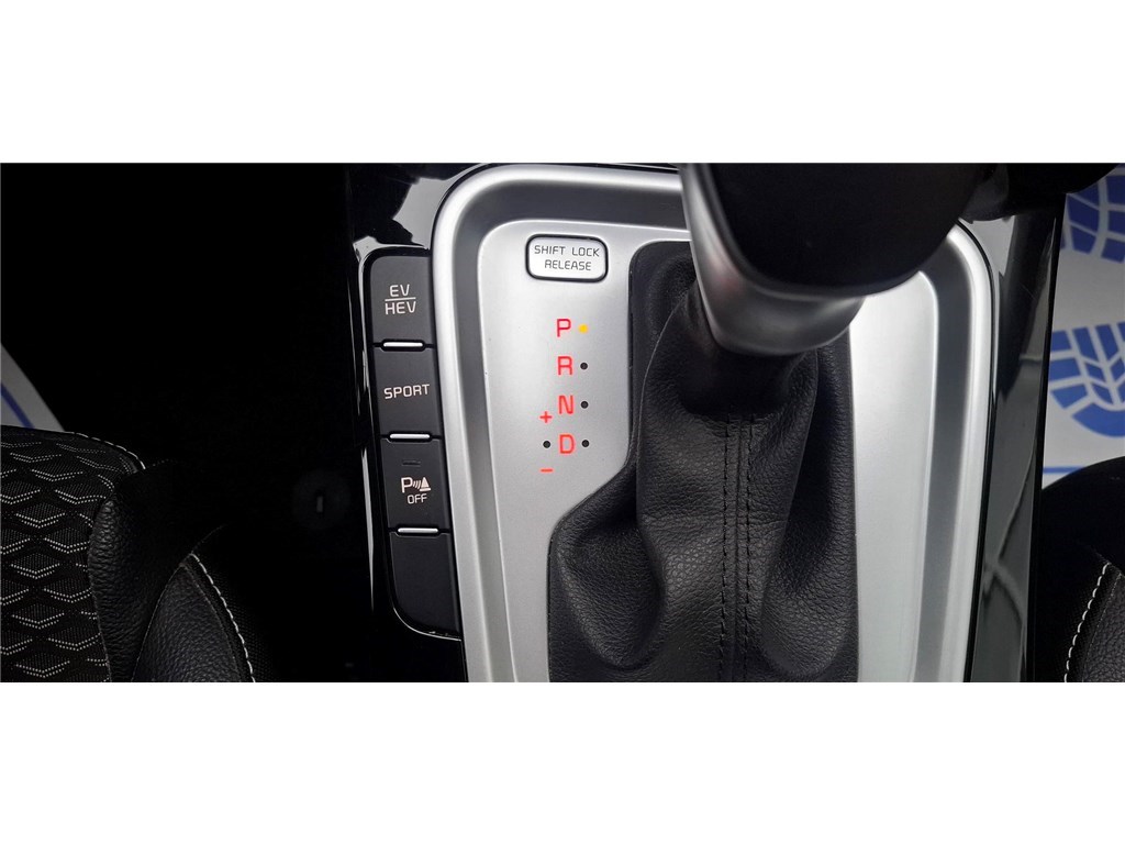 KIA XCEED 1.6 GDI HYBRIDE RECHARGEABLE 141CH DCT6 Black & White Edition