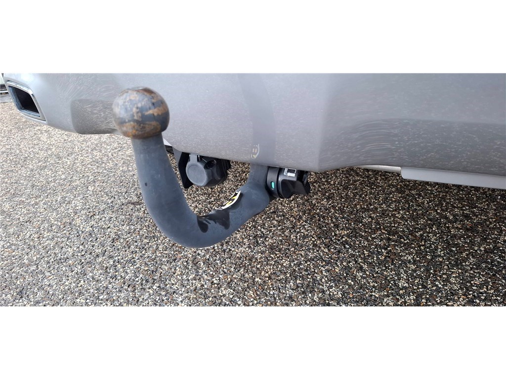 KIA XCEED 1.6 GDI HYBRIDE RECHARGEABLE 141CH DCT6 Black & White Edition