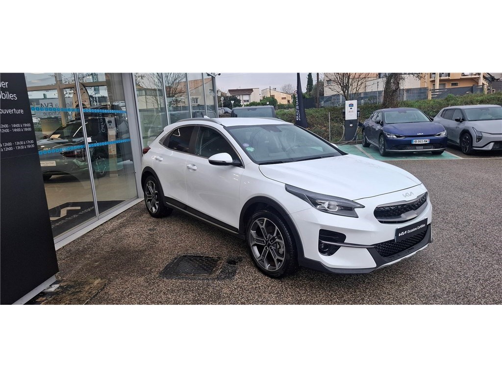 KIA XCEED 1.6 GDI HYBRIDE RECHARGEABLE 141CH DCT6 Black & White Edition