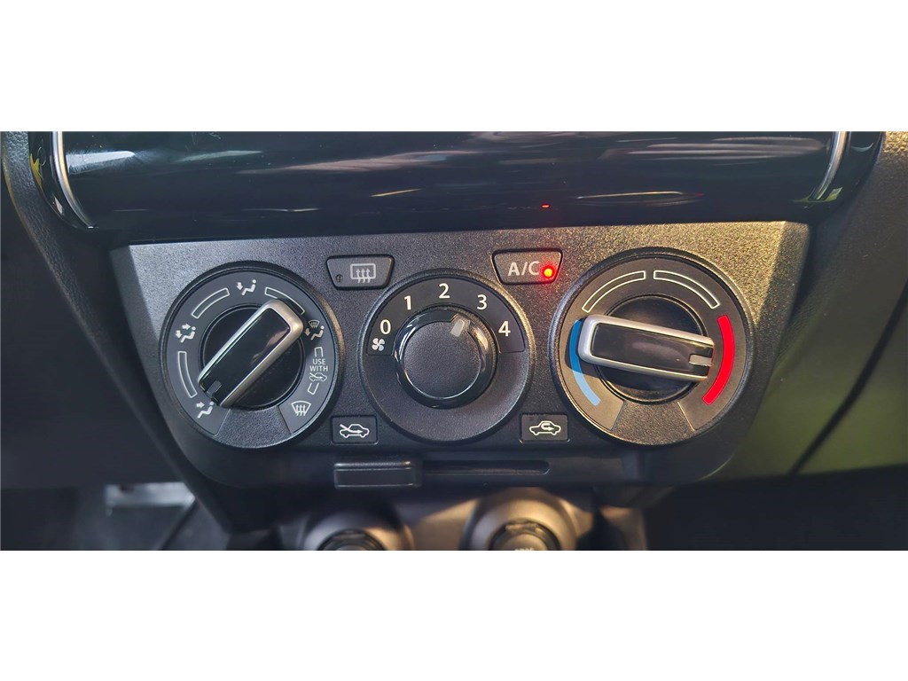 SUZUKI SWIFT 1.2 DUALJET HYBRID AUTO (CVT) Privilège