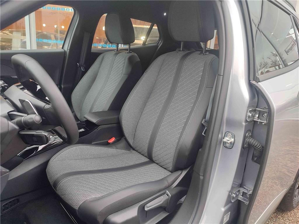 PEUGEOT 2008 HYBRID 145 E-DCS6 Allure