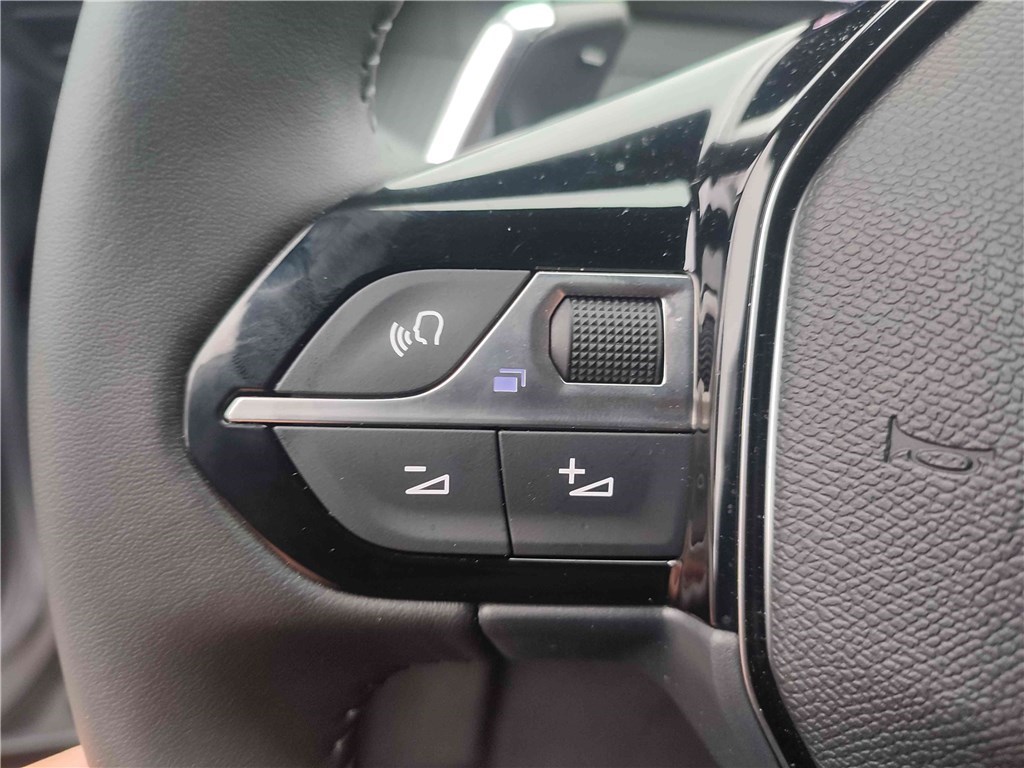 PEUGEOT 2008 HYBRID 145 E-DCS6 Allure