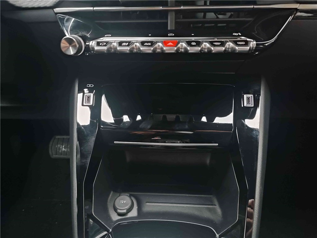 PEUGEOT 2008 HYBRID 145 E-DCS6 Allure