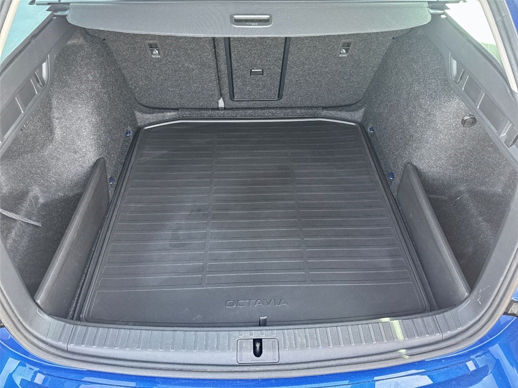 SKODA OCTAVIA COMBI 2.0 TDI 150 CH SCR DSG7 Selection