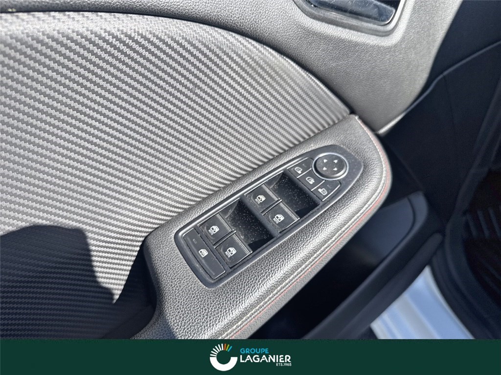 RENAULT CLIO E-TECH 140 RS Line