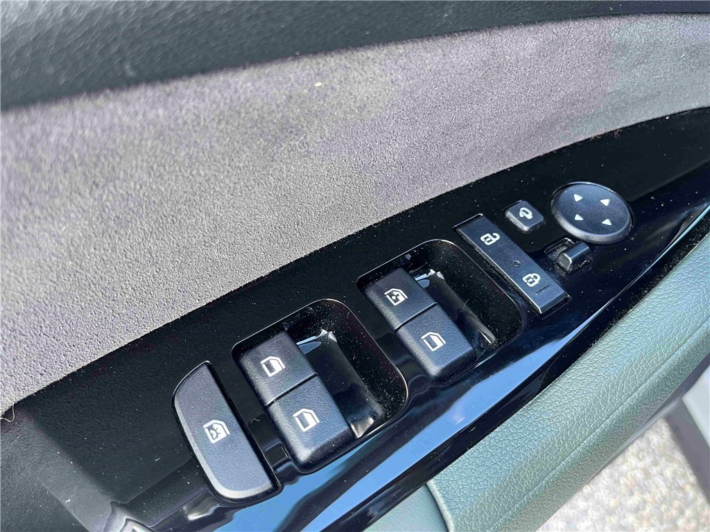 KIA SPORTAGE 1.6 T-GDI 210CH ISG HYBRIDE BVA6 4X2 30 Years