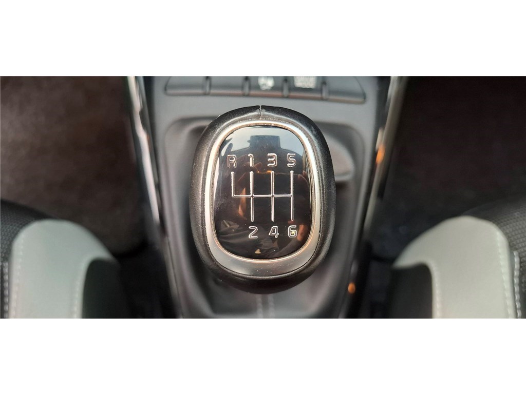 KIA STONIC 1.0 T-GDI 100 CH MHEV IBVM6 Launch Edition