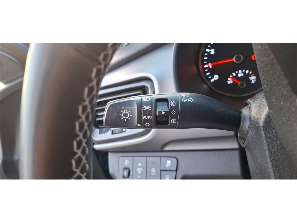 KIA STONIC 1.0 T-GDI 100 CH MHEV IBVM6 Launch Edition