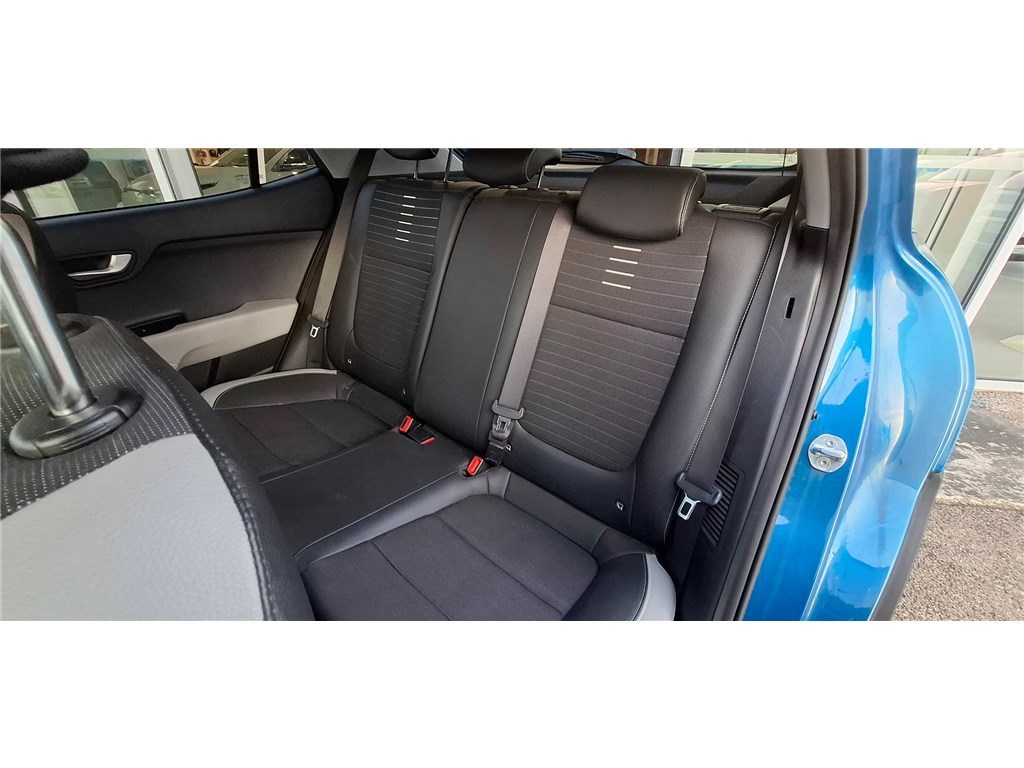 KIA STONIC 1.0 T-GDI 100 CH MHEV IBVM6 Launch Edition