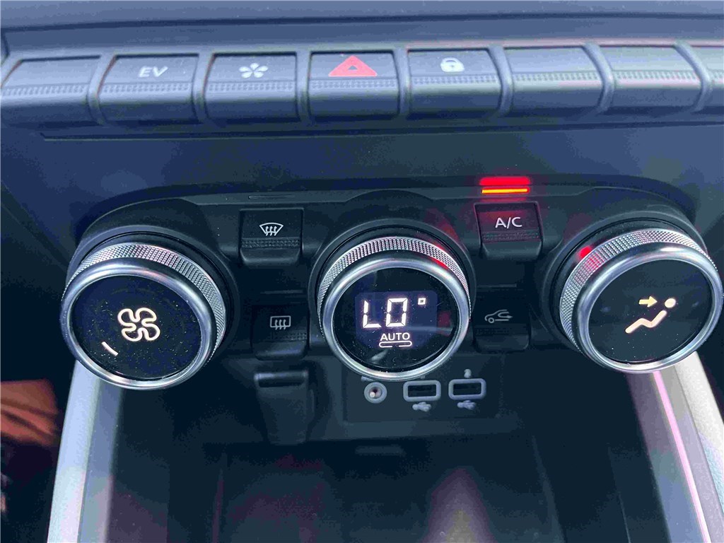 RENAULT CLIO V E-TECH 140 – 21N Intens