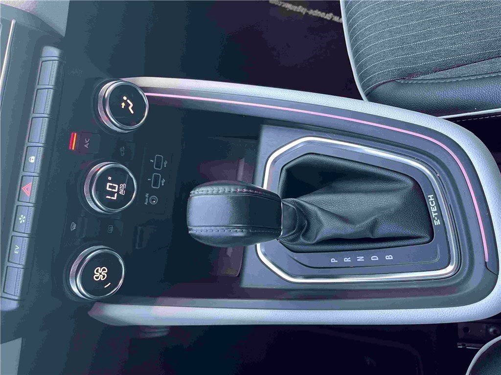 RENAULT CLIO V E-TECH 140 – 21N Intens