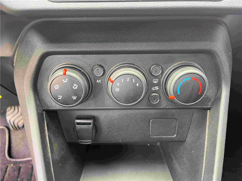 DACIA SANDERO ECO-G 100 Stepway Essentiel