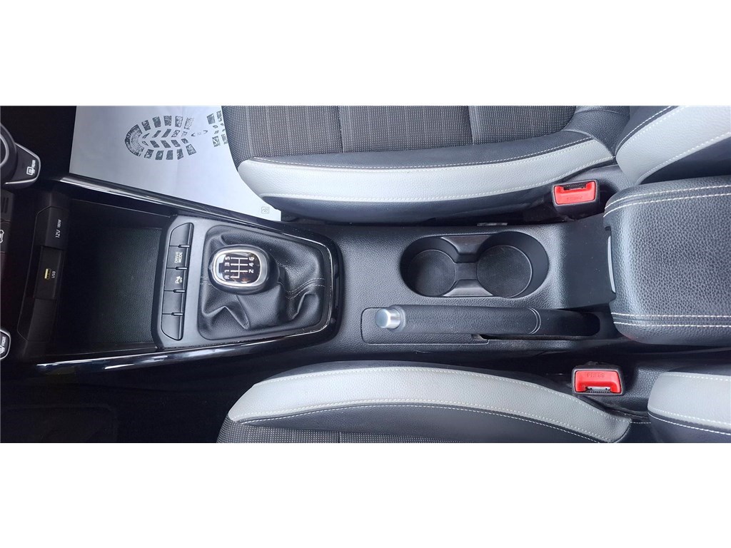 KIA STONIC 1.0 T-GDI 100 CH MHEV IBVM6 Launch Edition