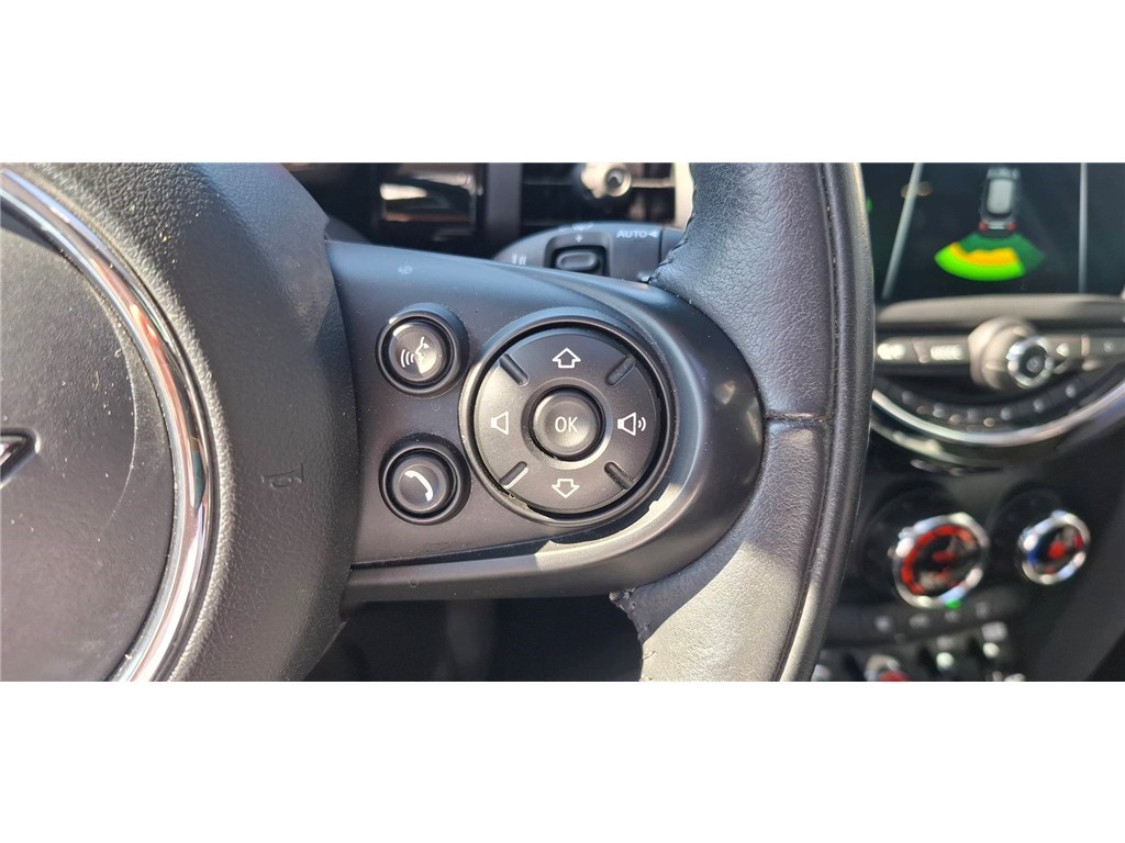MINI HATCH 5 PORTES F55 Hatch 5 Portes One 102 ch BVA7 Edition Greenwich