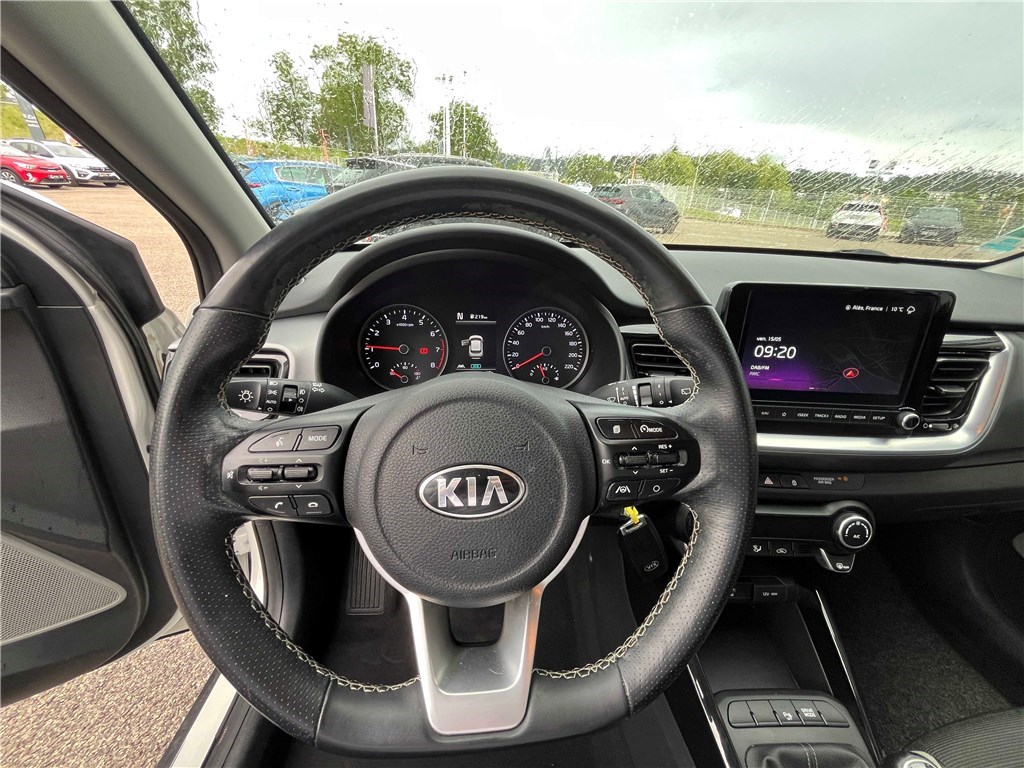KIA STONIC 1.0 T-GDI 100 CH MHEV IBVM6 Launch Edition