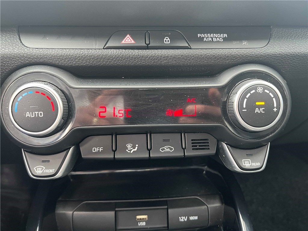 KIA STONIC 1.0 T-GDI 100 CH MHEV IBVM6 Launch Edition