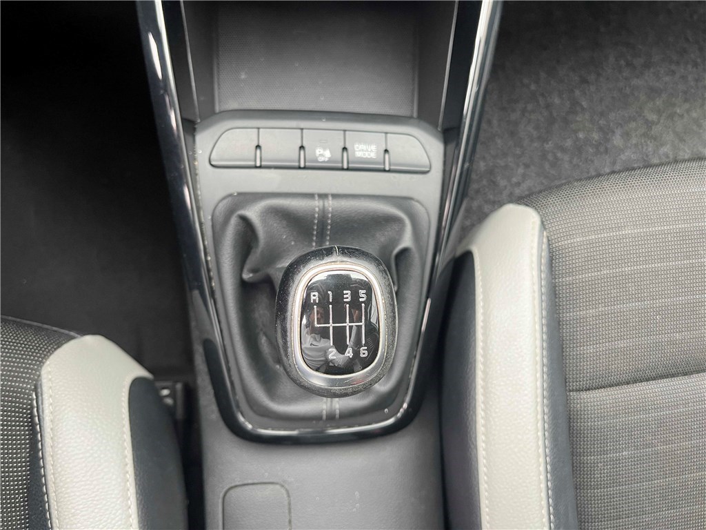 KIA STONIC 1.0 T-GDI 100 CH MHEV IBVM6 Launch Edition
