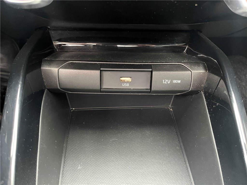 KIA STONIC 1.0 T-GDI 100 CH MHEV IBVM6 Launch Edition