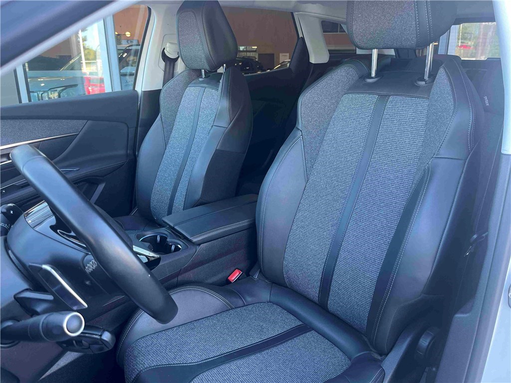 PEUGEOT 3008 BUSINESS BLUEHDI 130CH S&S EAT8 Active Business