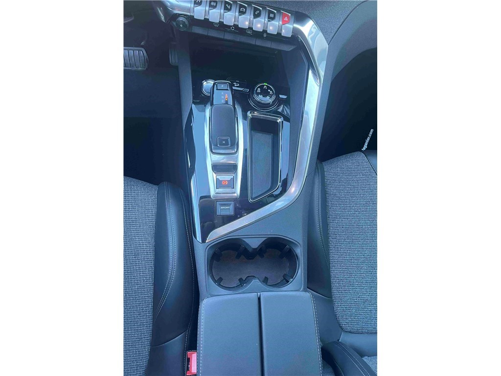 PEUGEOT 3008 BUSINESS BLUEHDI 130CH S&S EAT8 Active Business