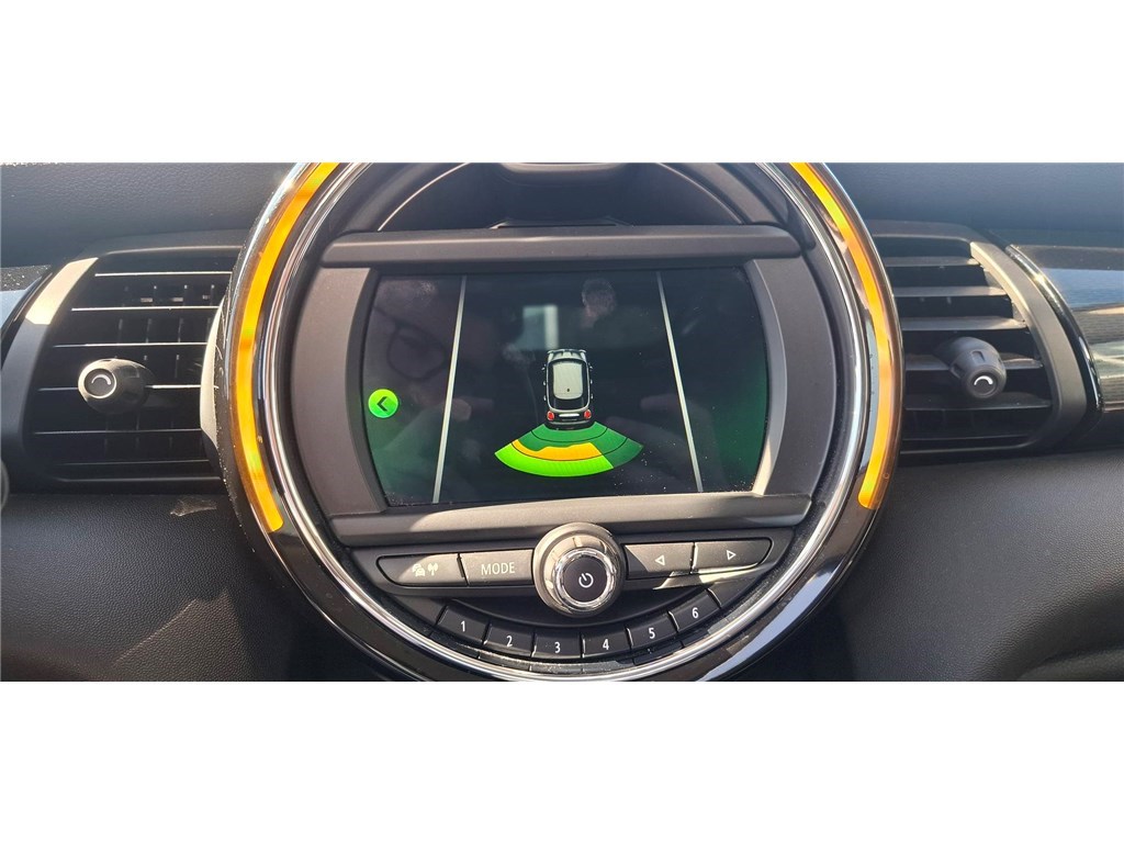 MINI HATCH 5 PORTES F55 Hatch 5 Portes One 102 ch BVA7 Edition Greenwich