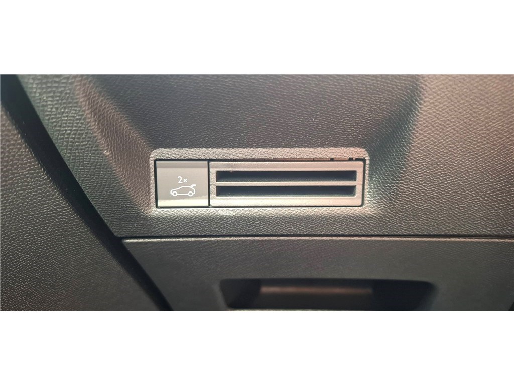 PEUGEOT 3008 HYBRID 145 E-DCS6 GT