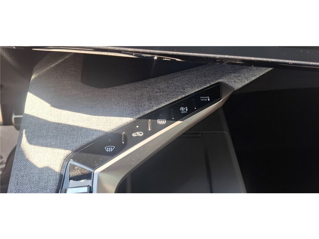 PEUGEOT 3008 HYBRID 145 E-DCS6 GT