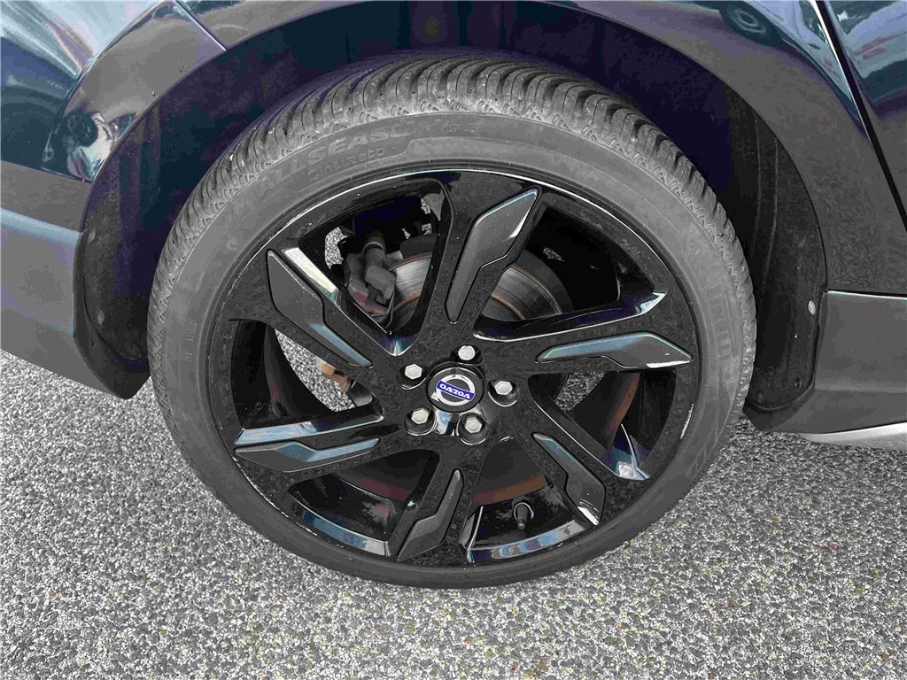 VOLVO V40 CROSS COUNTRY D3 150 Kinetic Geartronic A