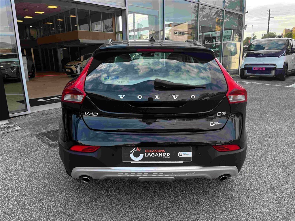 VOLVO V40 CROSS COUNTRY D3 150 Kinetic Geartronic A