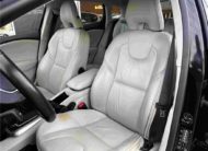 VOLVO V40 CROSS COUNTRY D3 150 Kinetic Geartronic A