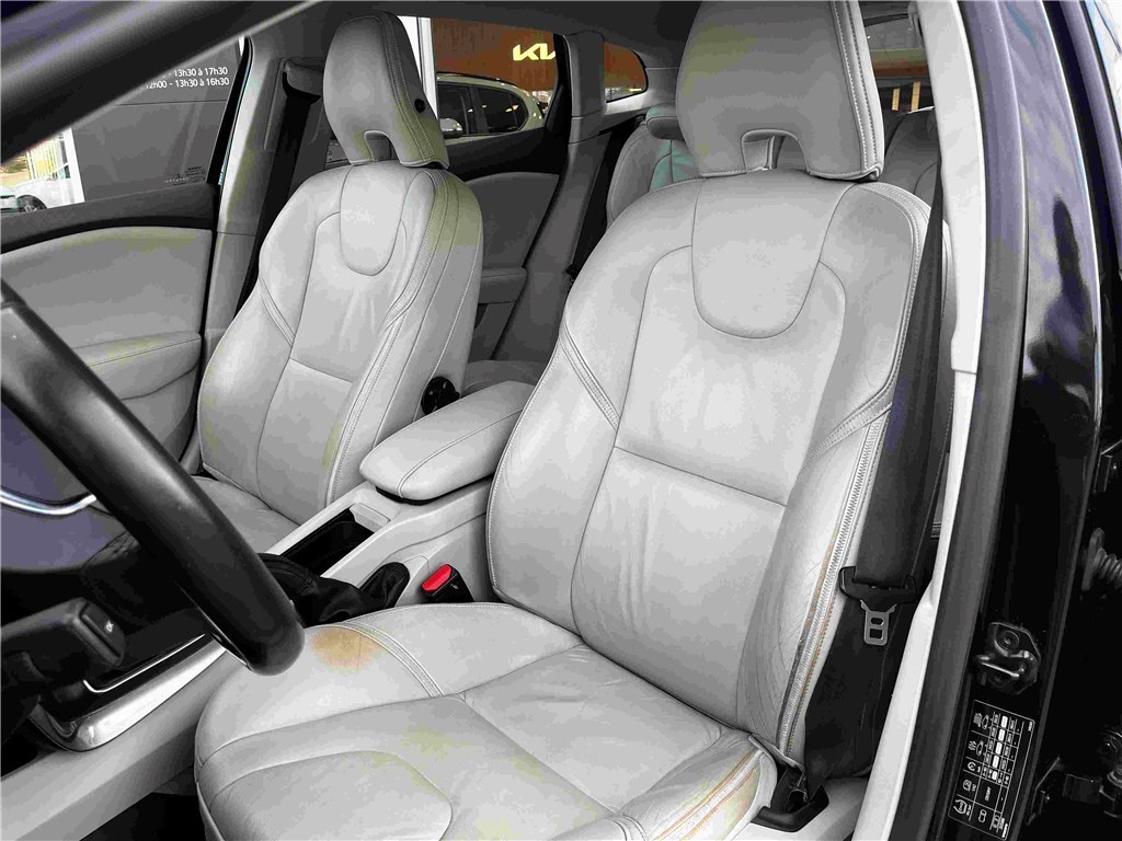 VOLVO V40 CROSS COUNTRY D3 150 Kinetic Geartronic A