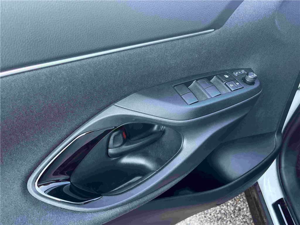 TOYOTA YARIS 116H 2WD Design