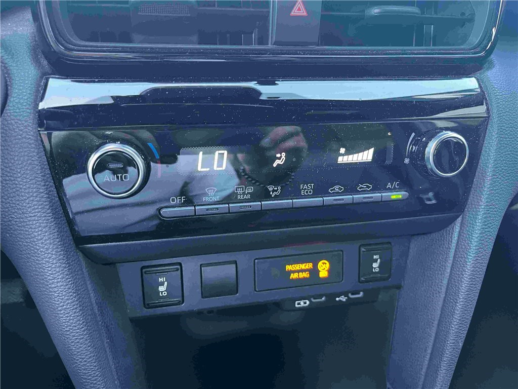 TOYOTA YARIS 116H 2WD Design